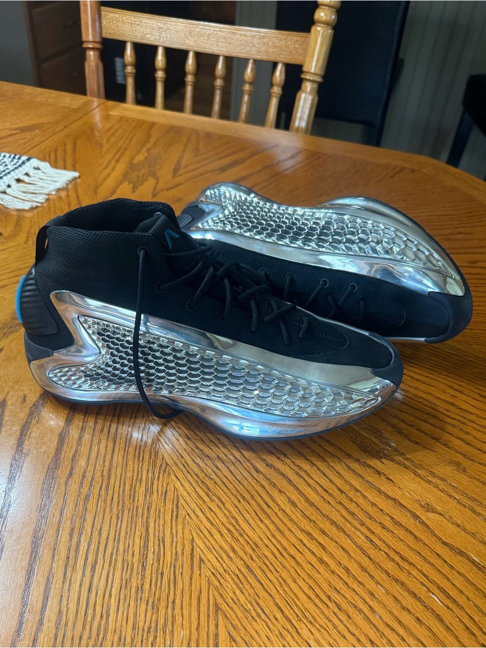 Men's Anthony Edward’s 1 basketball shoes